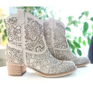 Boots Tolosa
