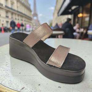 Arrière cuir martelé