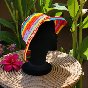 Chapeau arc en ciel