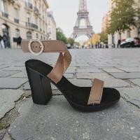 Lacet, bride à boucle et confort nubuck